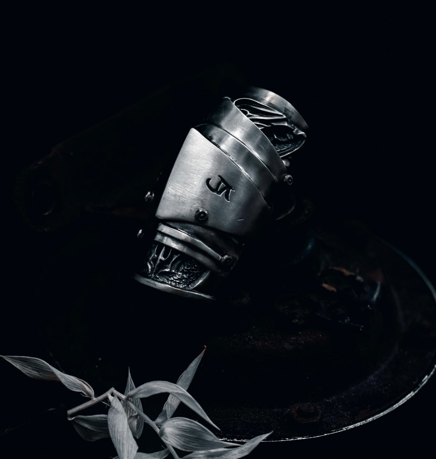 "𝐊𝐧𝐢𝐠𝐡𝐭" - 铠